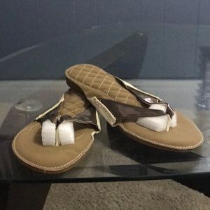 Two tone cushion thing sandals